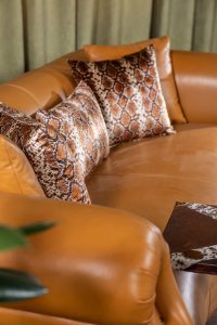 مبلمان چرم راحتی مکزیکی رنگ عسلی - Image 9